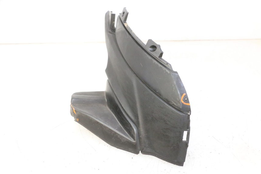 photo de REAR RIGHT FOOTREST PIAGGIO NEW TYPHOON 50 (2010 - 2017) - Surface and material condition