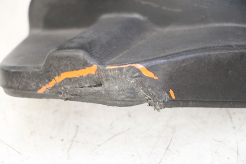 photo de REAR RIGHT FOOTREST PIAGGIO NEW TYPHOON 50 (2010 - 2017) - Markings and original references