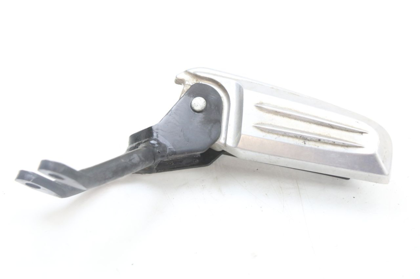 photo de REAR RIGHT FOOTREST HONDA PCX (JF47) 125 (2012 - 2013) - Technical close-up