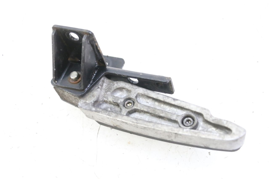 photo de RIGHT REAR FOOTREST PEUGEOT CITYSTAR 125 (2011 - 2017) - Zoom on usage condition