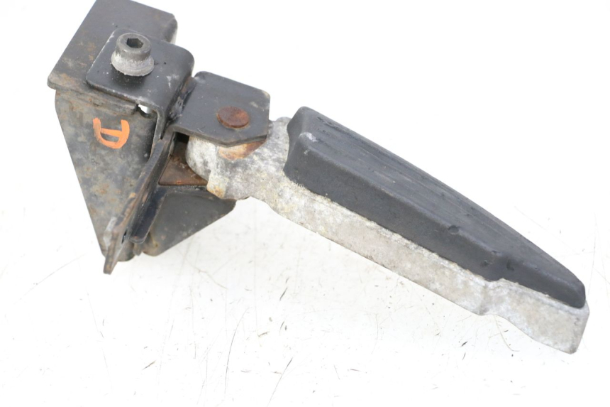 photo de REAR RIGHT FOOTREST PEUGEOT SATELIS 125 (2013 - 2018) - Component detail