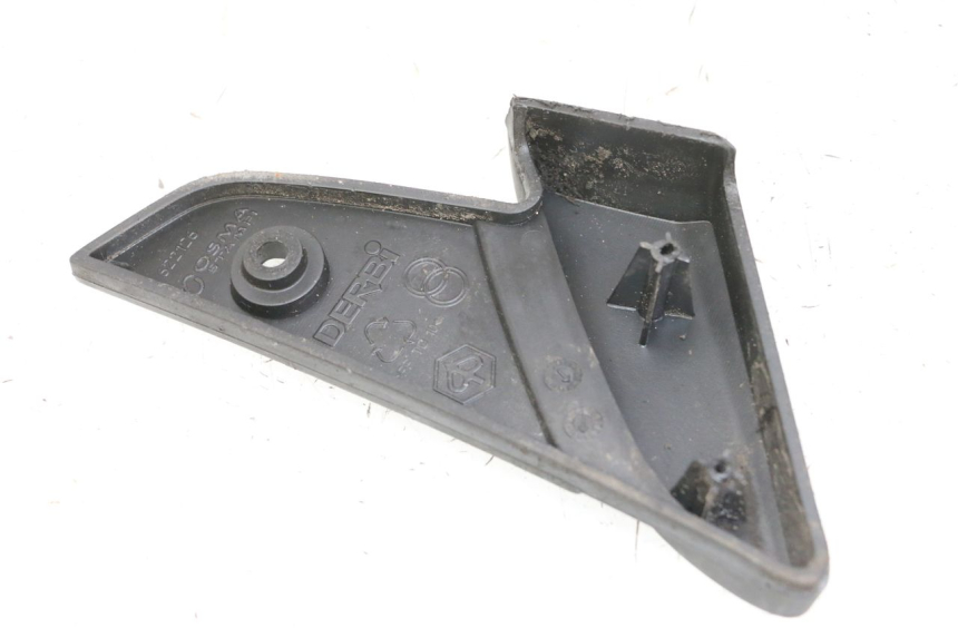 photo de REAR RIGHT FOOTREST PIAGGIO VESPA LX 150 (2005 - 2013) - Technical close-up