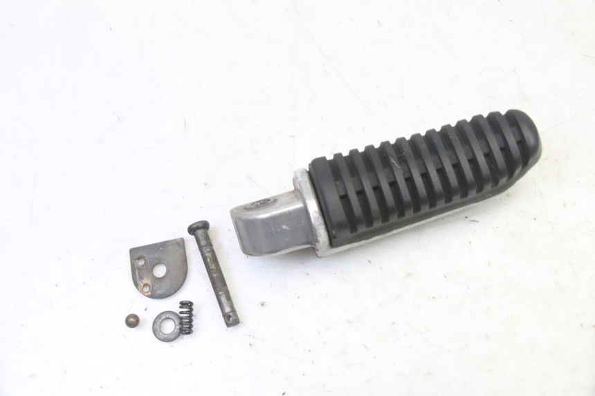 photo de REAR RIGHT FOOTREST MAG POWER R-STREET 50 (2016 - 2025) - Component detail