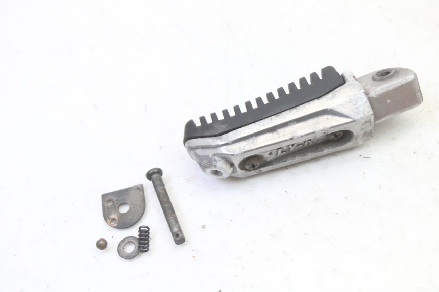 photo de REAR RIGHT FOOTREST MAG POWER R-STREET 50 (2016 - 2025) - Alternative perspective