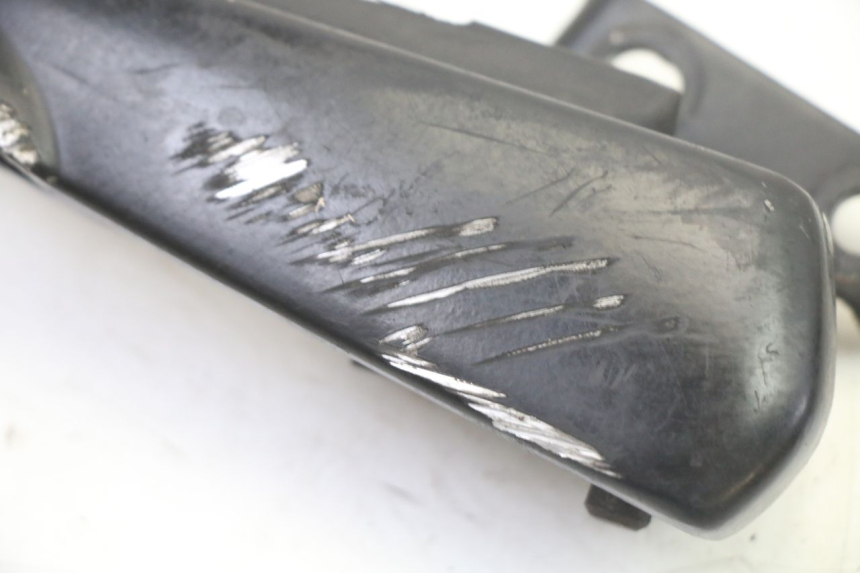 photo de REAR RIGHT FOOTREST GILERA RUNNER SP 50 (2006 - 2008) - Zoom on usage condition