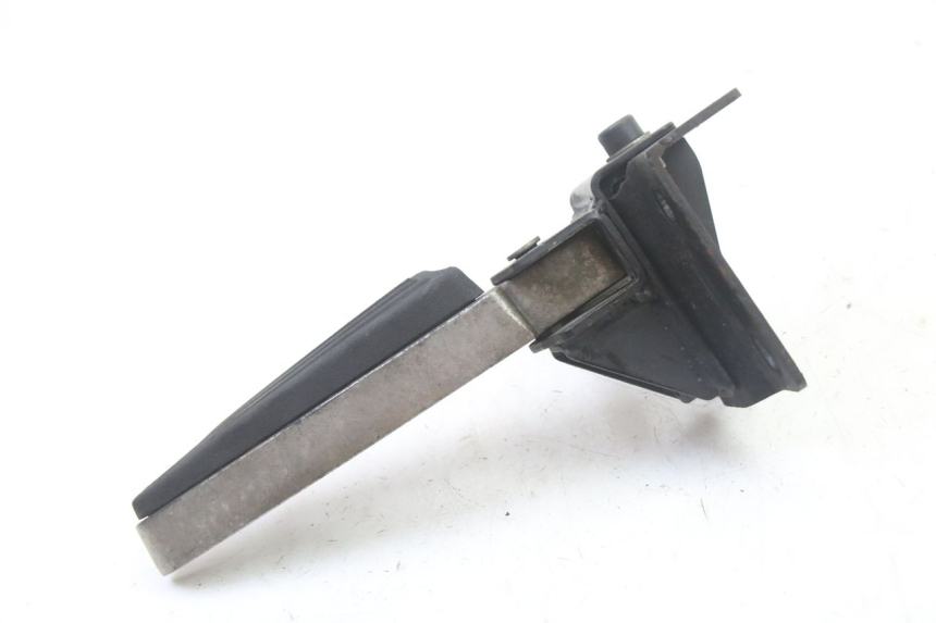 photo de REAR RIGHT FOOTREST PEUGEOT SATELIS 125 (2013 - 2018) - Zoom on usage condition