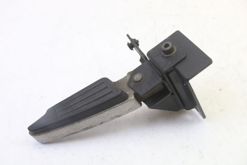 photo de REAR RIGHT FOOTREST PEUGEOT SATELIS 125 (2010 - 2012) - Technical close-up