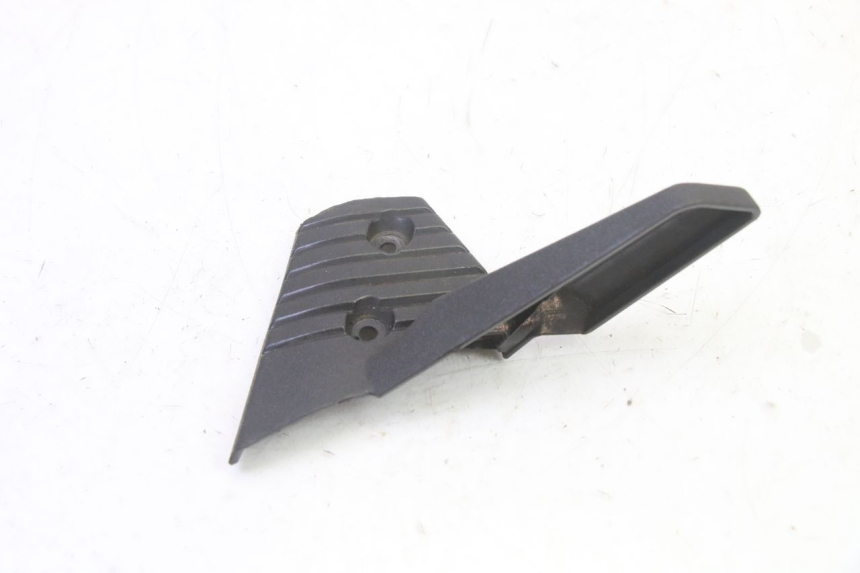 photo de REAR RIGHT FOOTREST APRILIA SR R 2T LC 50 (2018 - 2021) - Zoom on usage condition