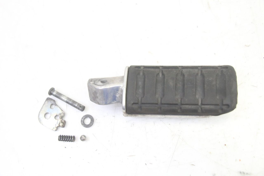 photo de REAR RIGHT FOOTREST HONDA ST PAN EUROPEAN 1300 (2002 - 2013) - Component detail