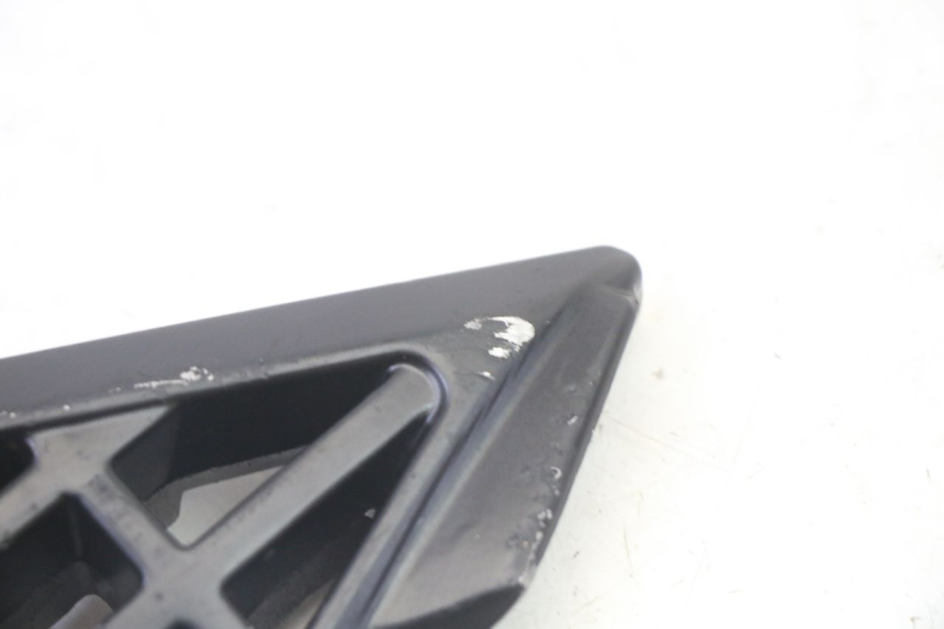 photo de REAR RIGHT FOOTREST PEUGEOT STREETZONE I 2T 50 (2018 - 2020) - Product overview