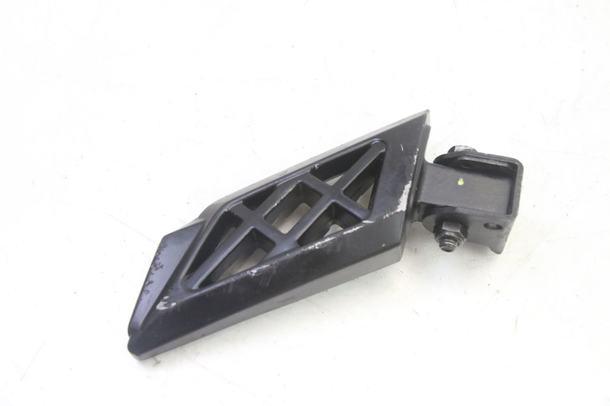 photo de REAR RIGHT FOOTREST PEUGEOT STREETZONE I 2T 50 (2018 - 2020) - Fixing points details