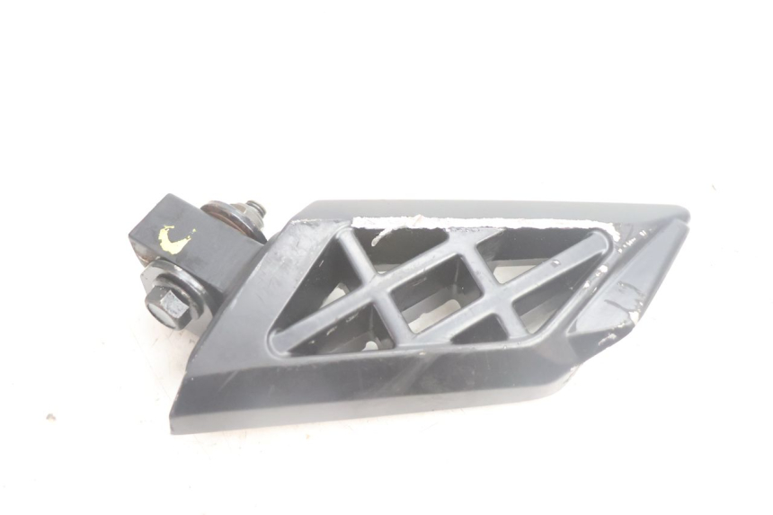 photo de REAR RIGHT FOOTREST PEUGEOT STREETZONE NAKED 2T 50 (2014 - 2018) - Alternative perspective