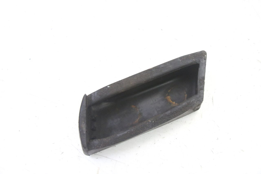 photo de REAR RIGHT FOOTREST PIAGGIO SUPER LX 125 (2000 - 2003) - Alternative perspective