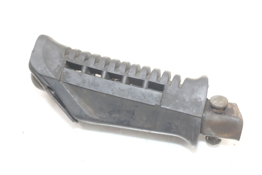 photo de REAR RIGHT FOOTREST SUZUKI GS F 500 (2004 - 2007) - Main view