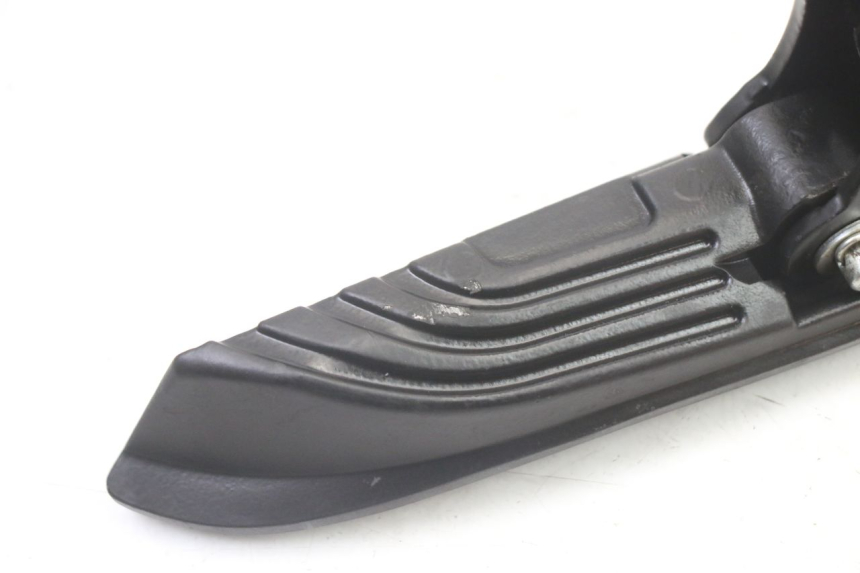 photo de REAR RIGHT FOOTREST APRILIA SXR 50 (2021 - 2023) - Zoom on usage condition