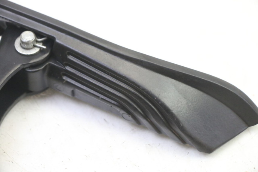 photo de REAR RIGHT FOOTREST APRILIA SXR 50 (2021 - 2023) - Component detail