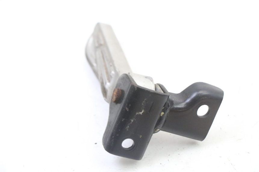 photo de REAR RIGHT FOOTREST PEUGEOT TWEET 4T 50 (2014 - 2019) - Alternative perspective