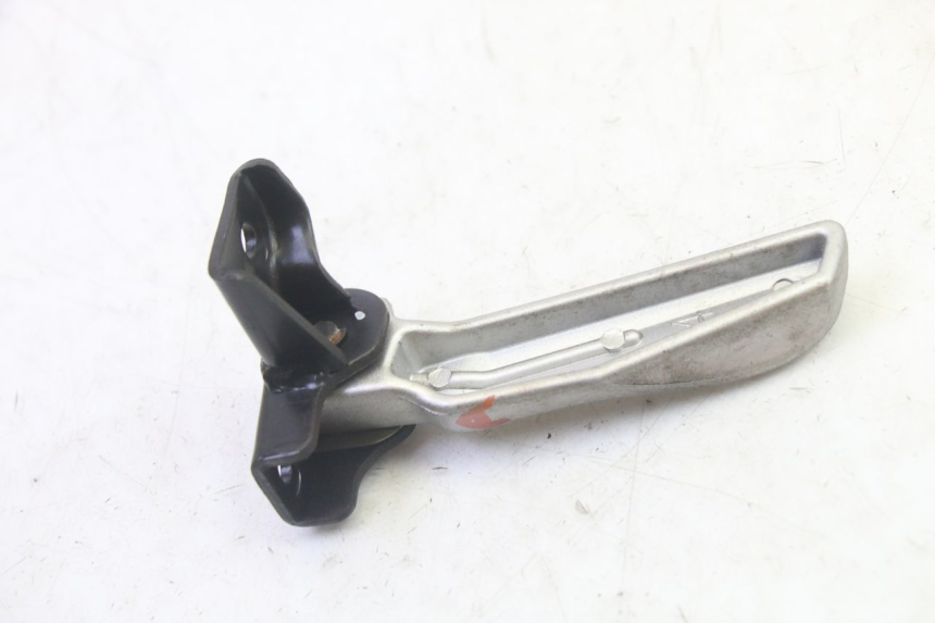 photo de REAR RIGHT FOOTREST PEUGEOT TWEET PRO EFI 4T 50 (2021 - 2022) - Technical close-up