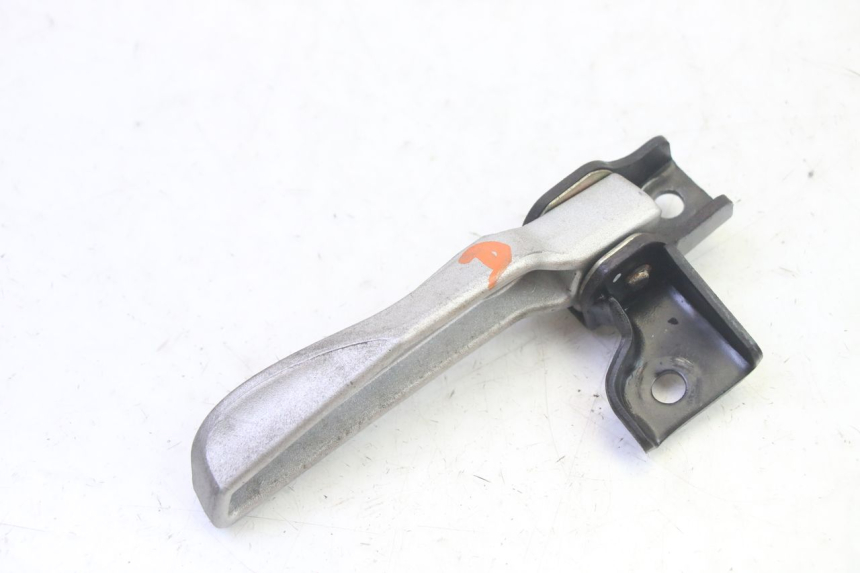 photo de REAR RIGHT FOOTREST PEUGEOT TWEET PRO EFI 4T 50 (2021 - 2022) - Product overview