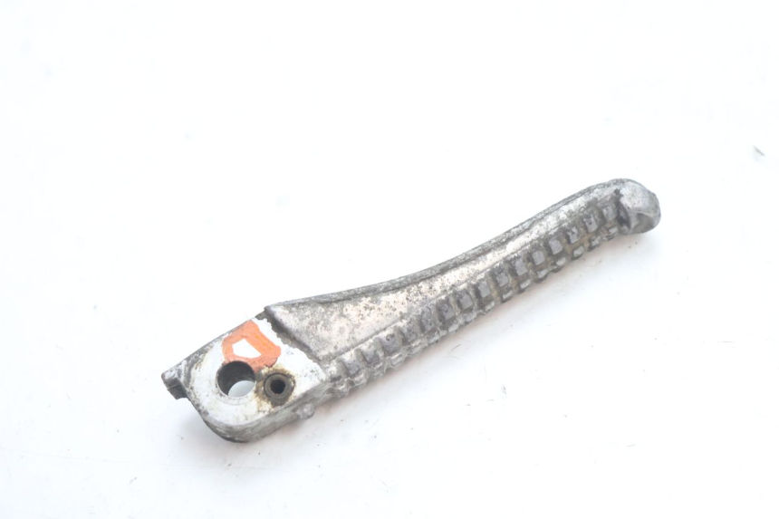 photo de REAR RIGHT FOOTREST PIAGGIO TYPHOON 50 (2000 - 2009) - Technical close-up