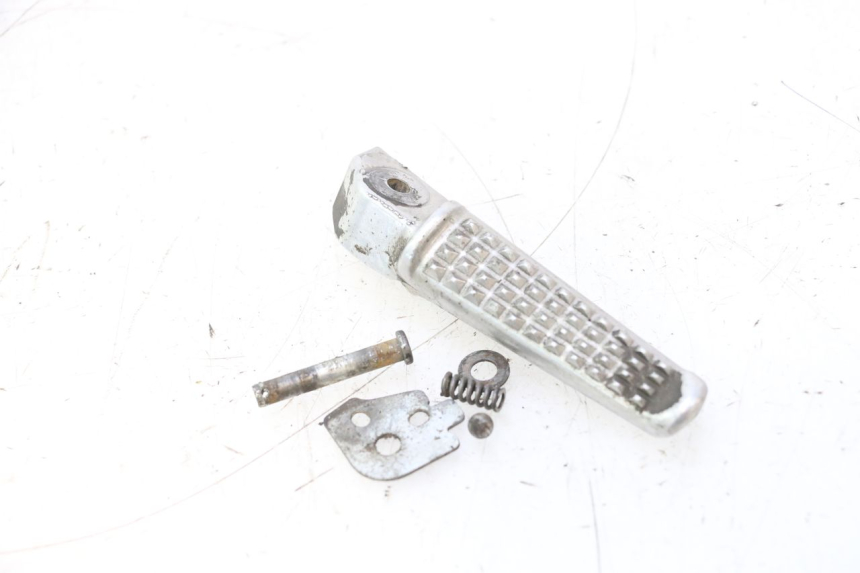 photo de REAR RIGHT FOOTREST HONDA VFR FI RC46 800 (1998 - 2001) - Alternative perspective
