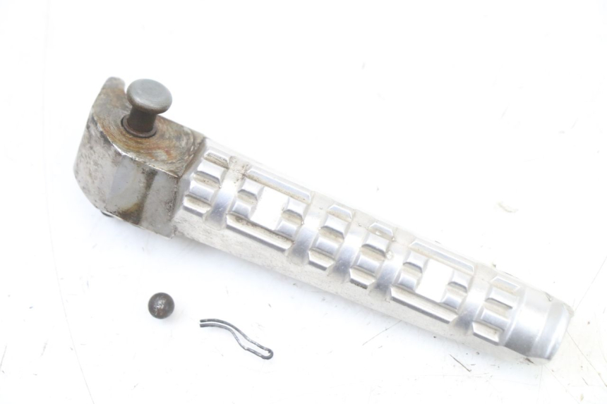 photo de REAR RIGHT FOOTREST YAMAHA X-MAX XMAX ABS 250 (2010 - 2012) - Main view