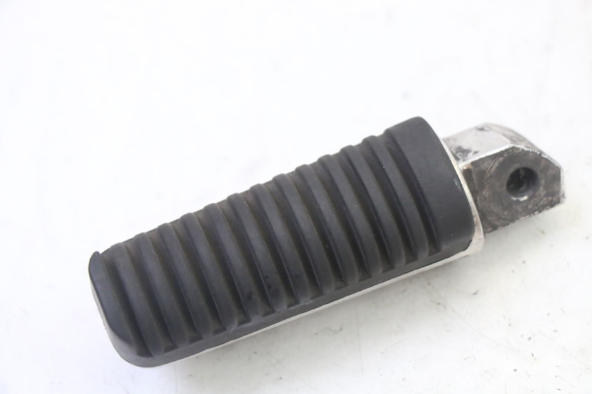 photo de REAR RIGHT FOOTREST YAMAHA XJ6 ABS 600 (2008 - 2016) - Component detail