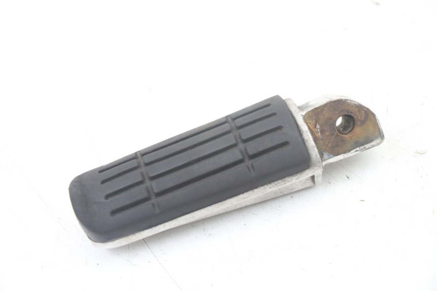 photo de REAR RIGHT FOOTREST YAMAHA FZS FAZER 600 (2001 - 2003) - Zoom on usage condition