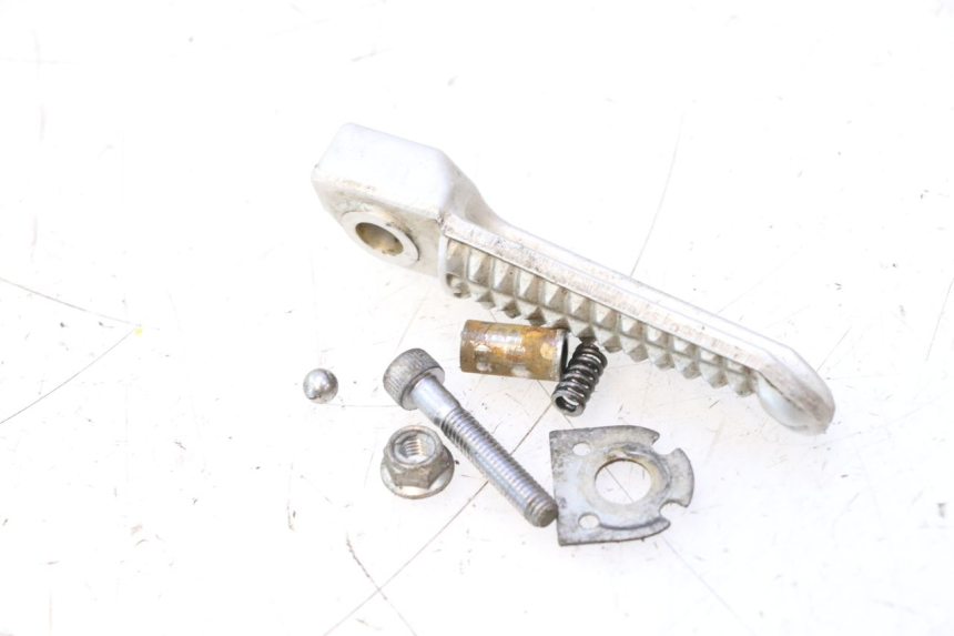 photo de REAR RIGHT FOOTREST YAMAHA YZF R6 600 (2008 - 2009) - Product overview