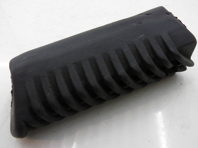 photo de REAR LEFT FOOTREST APRILIA LEONARDO ST 250 (2002 - 2005) - Alternative perspective