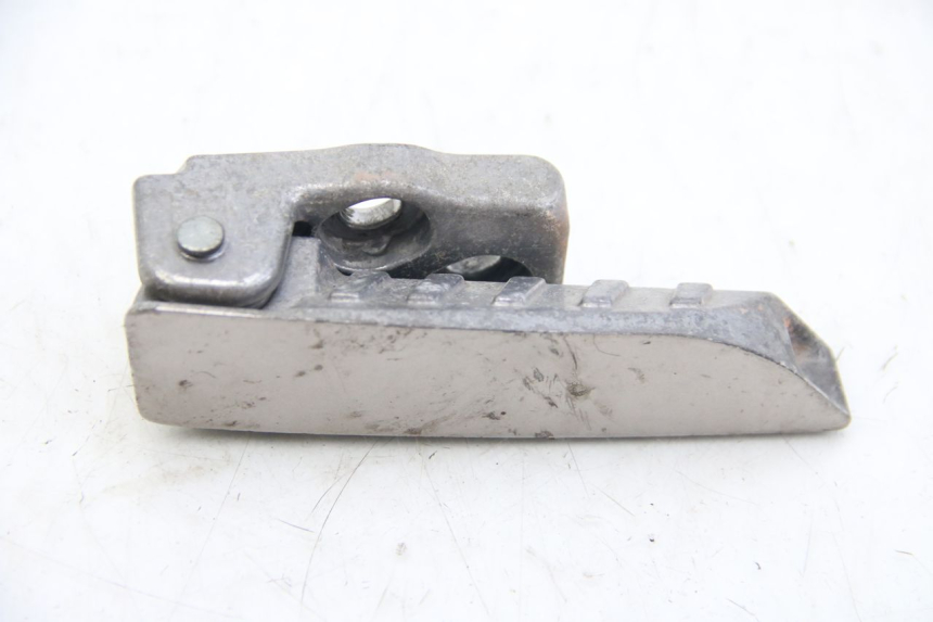 photo de LEFT REAR FOOTREST ECCITY ARTELEC 670 1 (2013 - 2017) - Zoom on usage condition