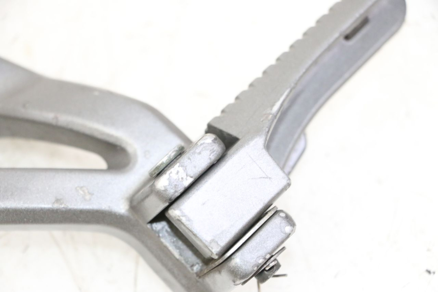 photo de REAR LEFT FOOTREST ORCAL CAVARO 4T 50 (2019 - 2023) - Product overview