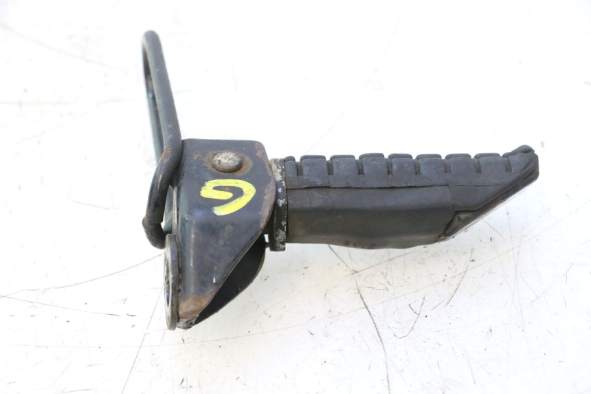 photo de REAR LEFT FOOTREST HONDA CB TWO FIFTY 250 (1991 - 2002) - Component detail
