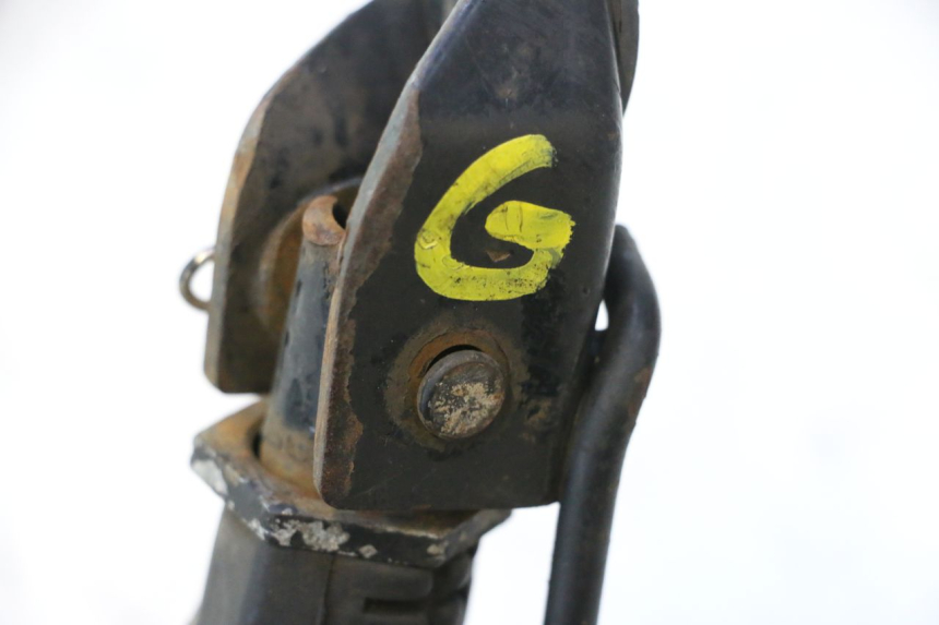 photo de REAR LEFT FOOTREST HONDA CB TWO FIFTY 250 (1991 - 2002) - Fixing points details