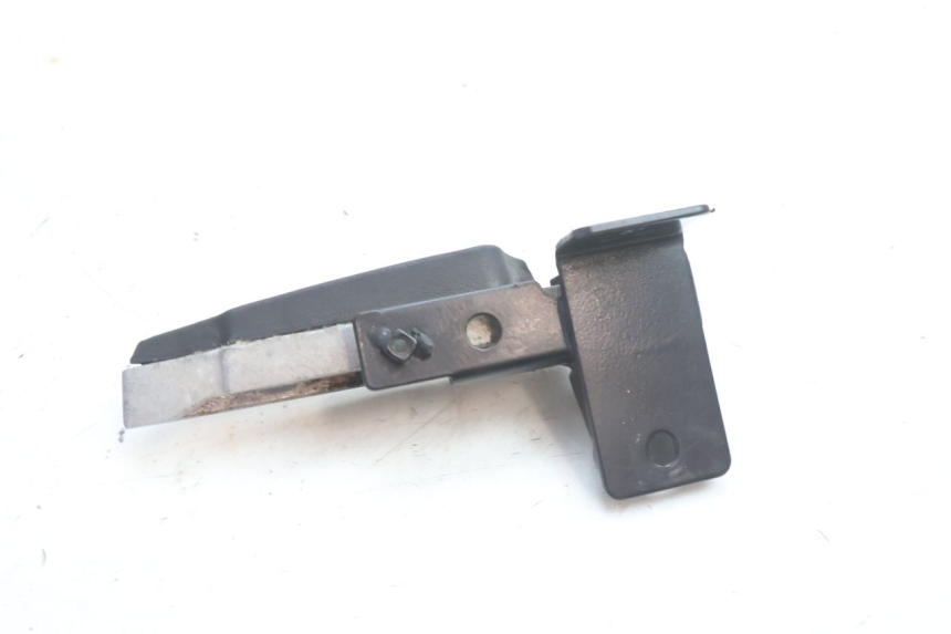 photo de REAR LEFT FOOTREST PEUGEOT CITYSTAR 2T 50 (2018 - 2021) - Surface and material condition