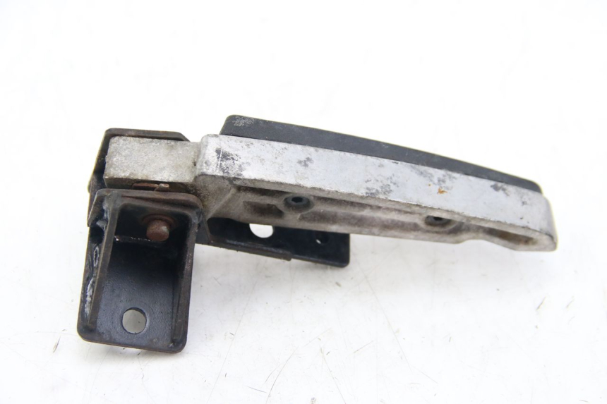 photo de LEFT REAR FOOTREST PEUGEOT CITYSTAR 50 (2013 - 2017) - Surface and material condition