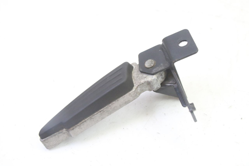 photo de LEFT REAR FOOTREST PEUGEOT CITYSTAR 50 (2013 - 2017) - Zoom on usage condition