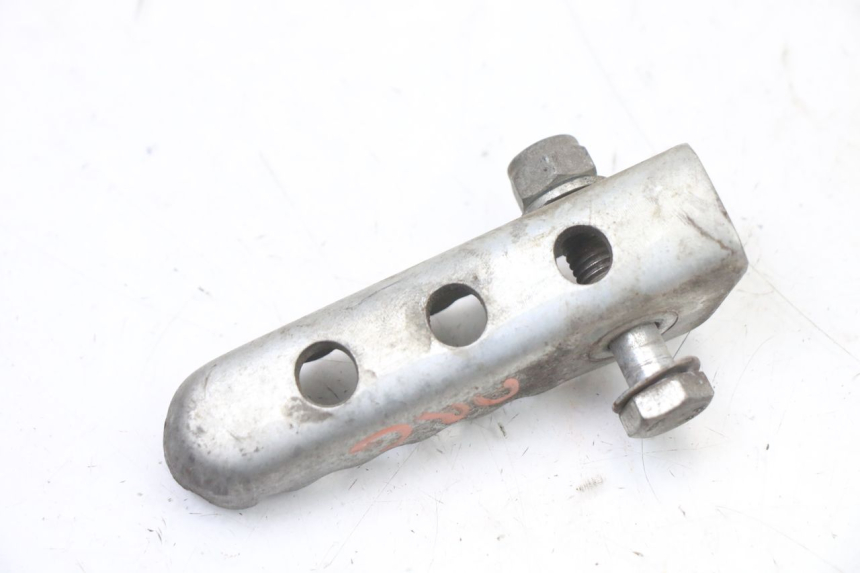 photo de REAR LEFT FOOTREST DERBI SENDA R X-TREME 50 (2006 - 2010) - Alternative perspective