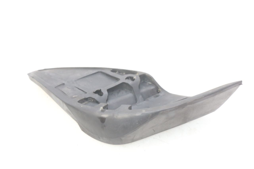 photo de LEFT REAR FOOTREST HONDA FES PANTHEON 2T 125 (1998 - 2002) - Zoom on usage condition