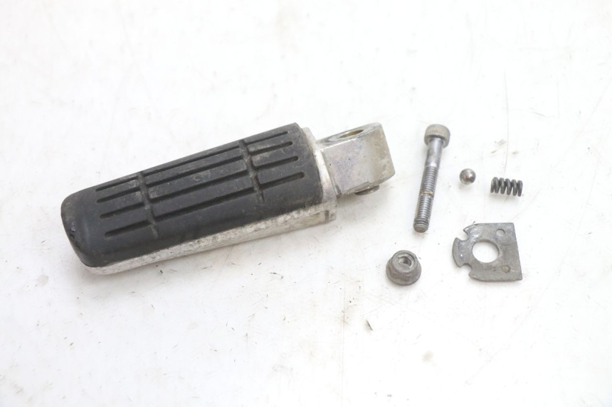 photo de REAR LEFT FOOTREST YAMAHA FJR 1300 (2001 - 2005) - Main view
