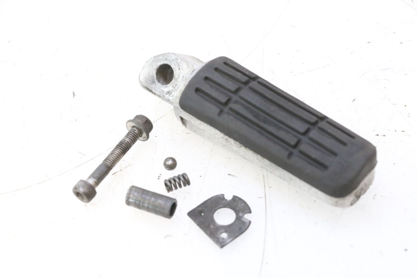 photo de REAR LEFT FOOTREST YAMAHA FJR 1300 (2001 - 2005) - Main view