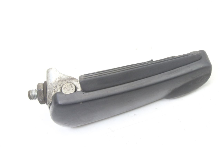 photo de REAR LEFT FOOTREST GILERA NEXUS 300 (2008 - 2013) - Zoom on usage condition
