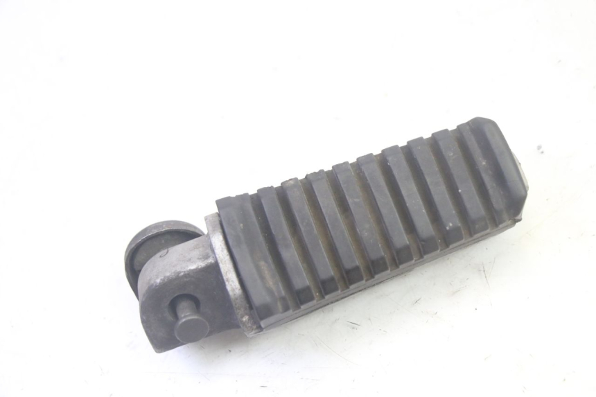 photo de REAR LEFT FOOTREST KAWASAKI GPZ RX 1000 (1986 - 1988) - Zoom on usage condition