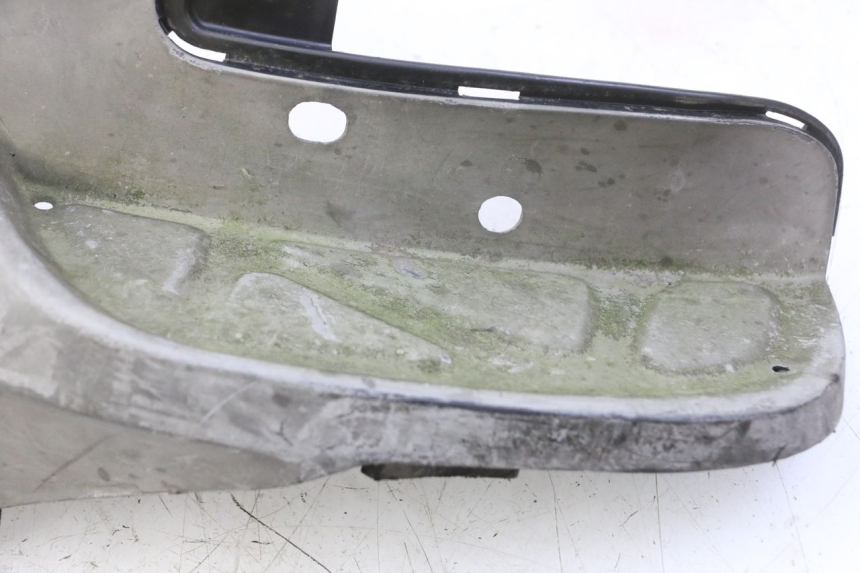 photo de REAR LEFT FOOTREST KYMCO GRAND DINK 125 (2008 - 2014) - Surface and material condition