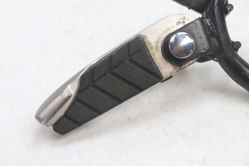 photo de REAR LEFT FOOTREST SYM GTS EVO 125 (2009 - 2013) - Component detail