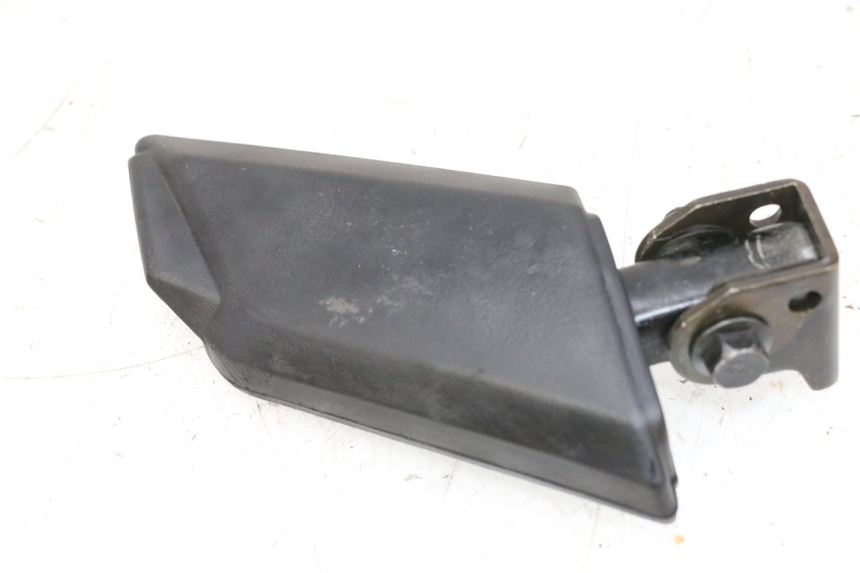 photo de LEFT REAR FOOTREST PEUGEOT KISBEE 2T 50 (2010 - 2017) - Alternative perspective