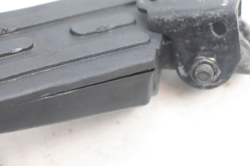photo de LEFT REAR FOOTREST PEUGEOT KISBEE 2T 50 (2010 - 2017) - Technical close-up