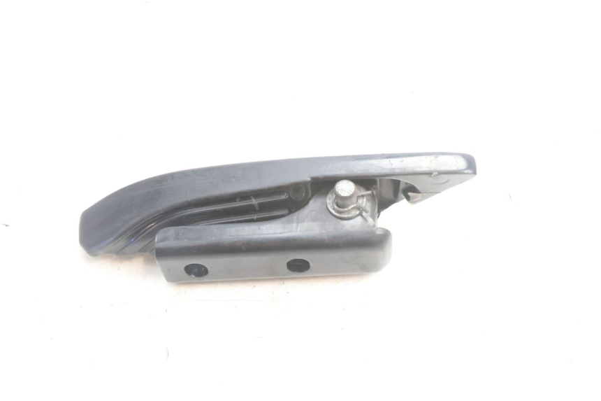 photo de REAR LEFT FOOTREST PIAGGIO LIBERTY IGET 4T 50 (2021 - 2025) - Fixing points details