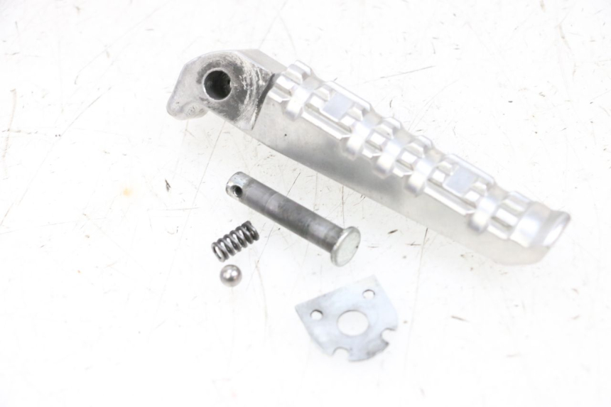 photo de REAR LEFT FOOTREST YAMAHA MT-07 MT07 ABS 700 (2018 - 2020) - Component detail