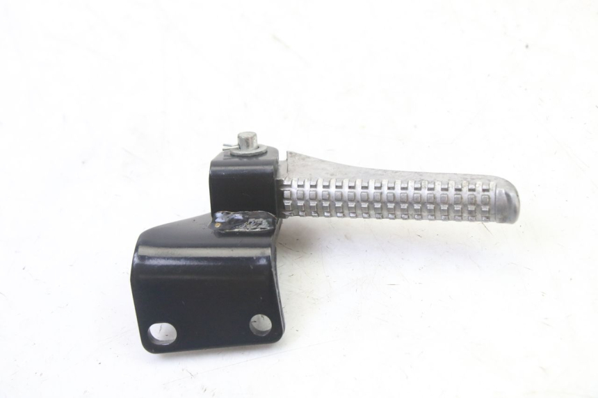 photo de REAR LEFT FOOTREST PIAGGIO NRG POWER PUREJET 50 (2018 - 2021) - Zoom on usage condition